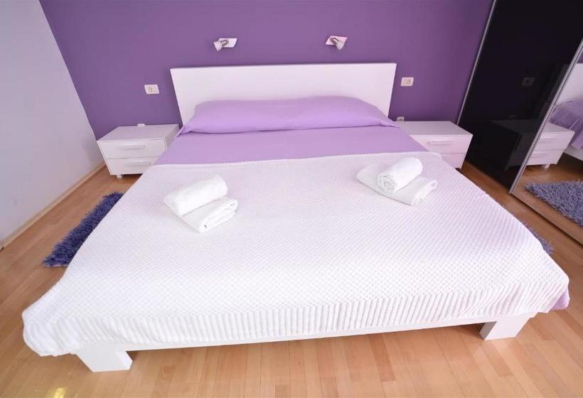 בית מלון כפרי Residence Ambassador