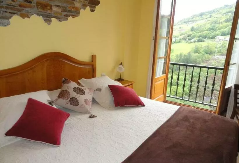 ホテル Restaurante Casa Petronila