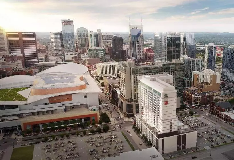 Hotelli Springhill Suites by Marriott Nashville Downtown/Convention Center