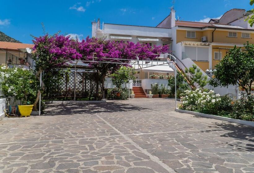 בית מלון כפרי Villa Iolanda