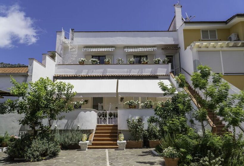 בית מלון כפרי Villa Iolanda