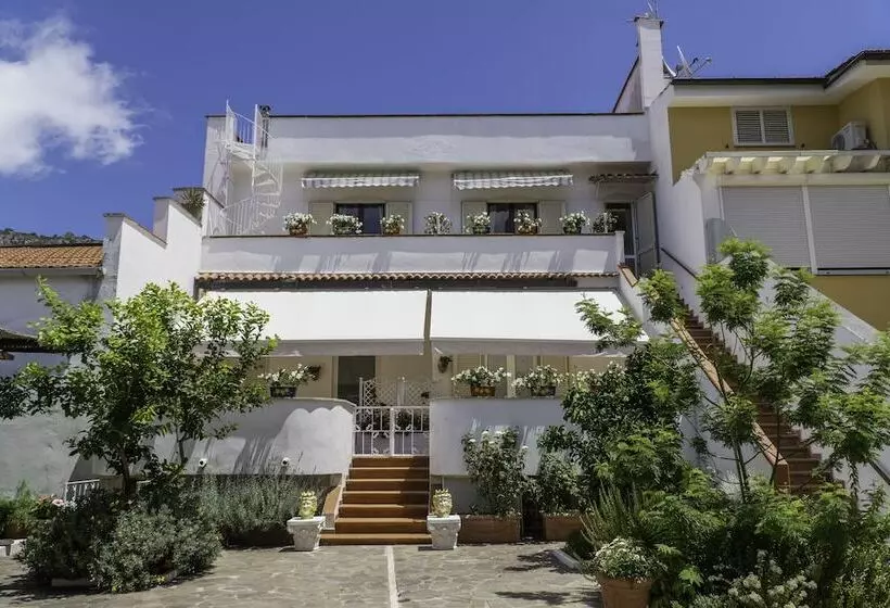 ホテル Villa Iolanda