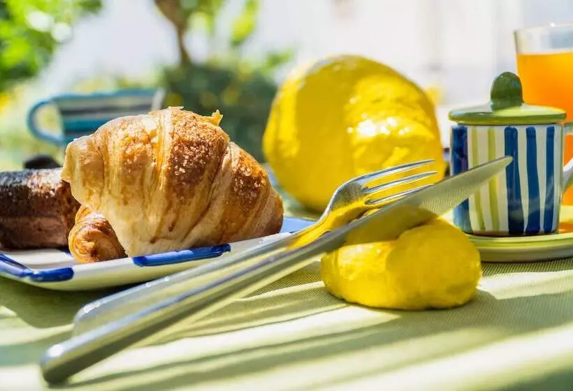 ホテル Villa Iolanda