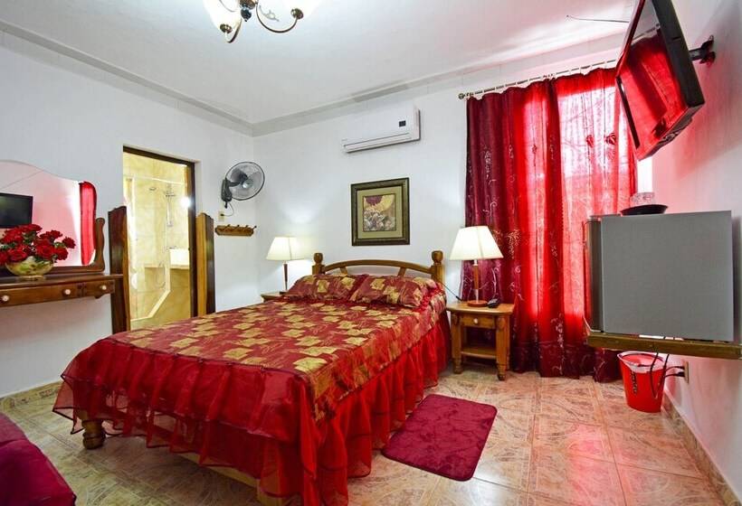 مسافرخانه B&b Perla