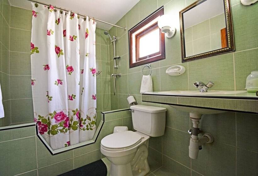 مسافرخانه B&b Perla