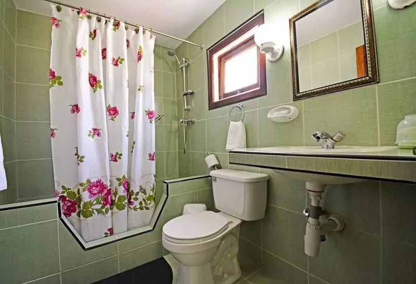 مسافرخانه B&b Perla