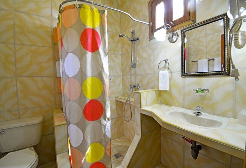 مسافرخانه B&b Perla