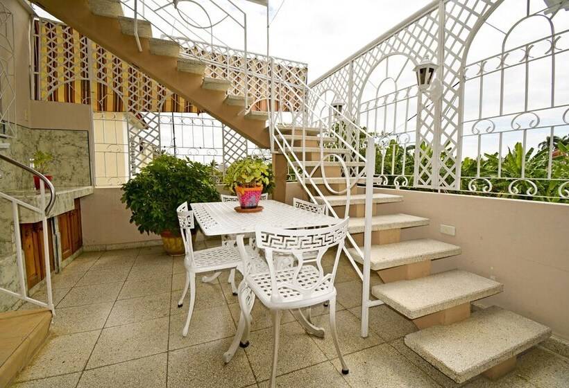 مسافرخانه B&b Perla