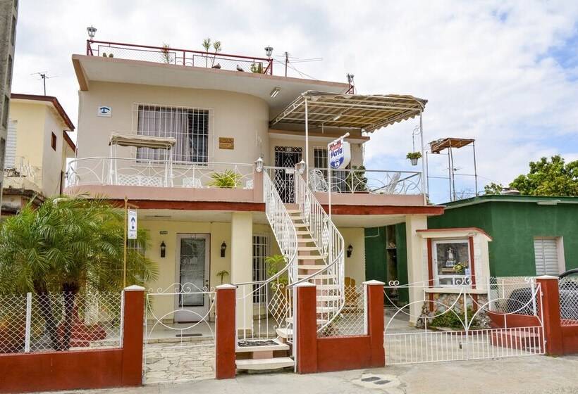 مسافرخانه B&b Perla