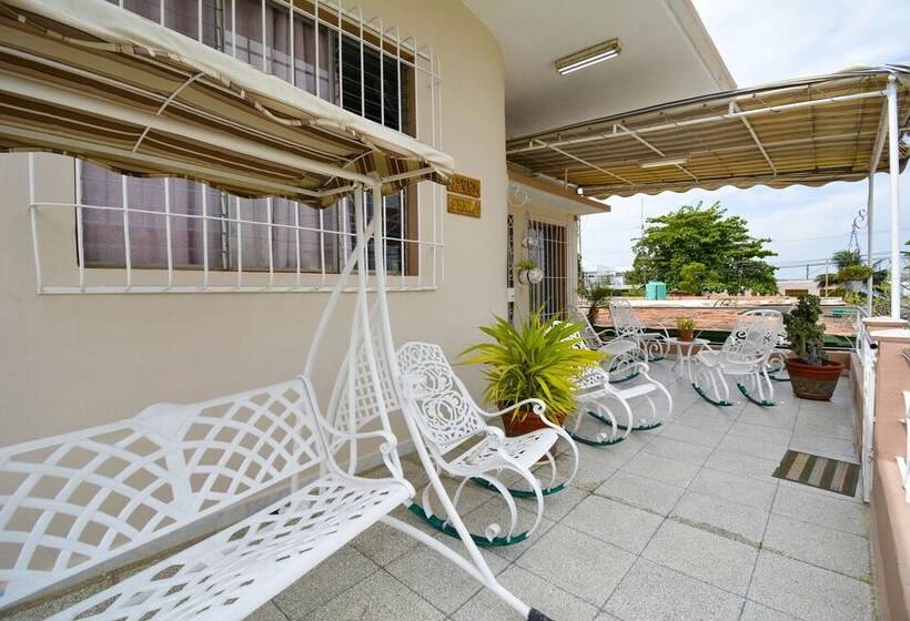 مسافرخانه B&b Perla