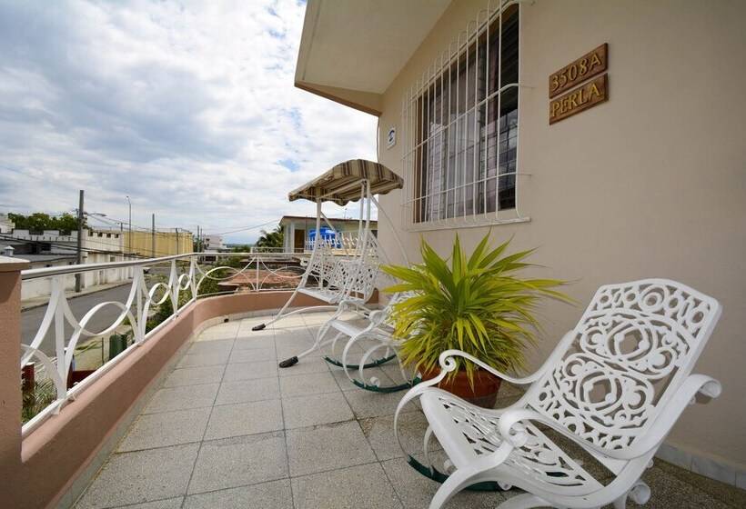 مسافرخانه B&b Perla