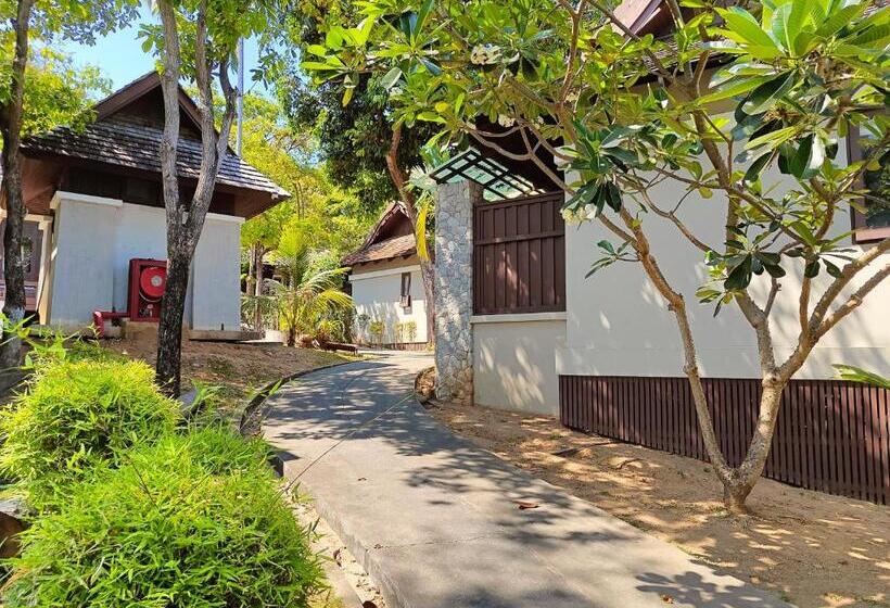 בית מלון כפרי Bhundhari Resort & Villas Samui