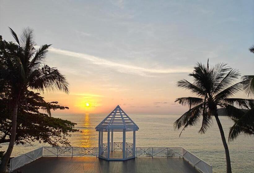 בית מלון כפרי Bhundhari Resort & Villas Samui