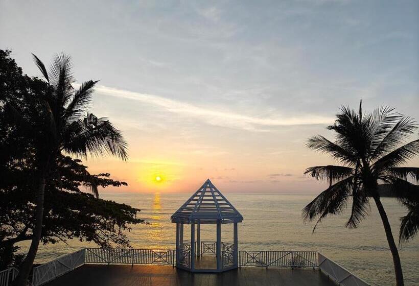 בית מלון כפרי Bhundhari Resort & Villas Samui