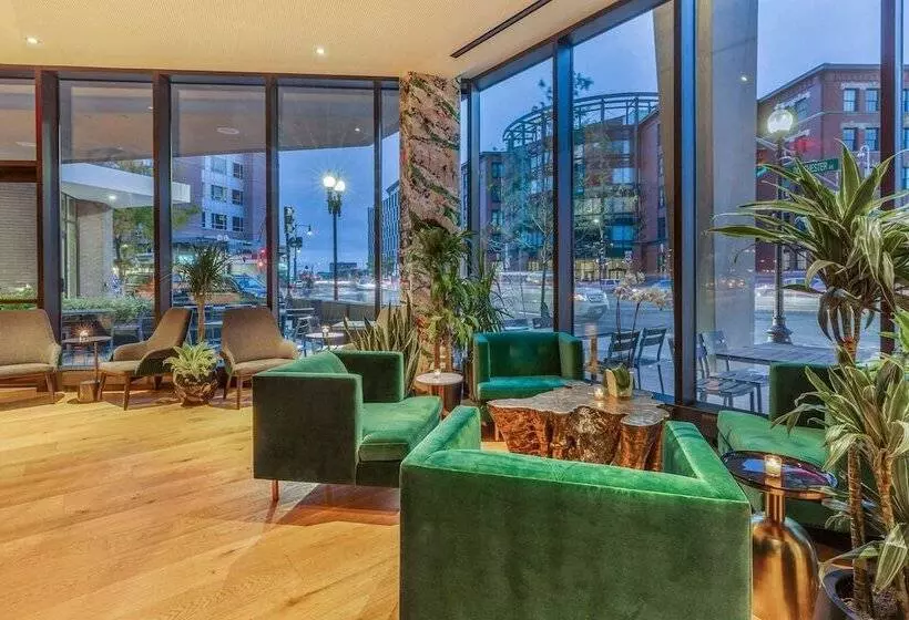 Cambria Hotel Boston Downtown   Seaport