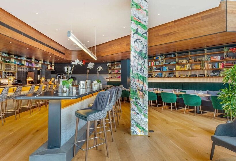 Cambria Hotel Boston Downtown   Seaport