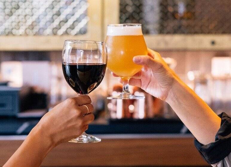 Cambria Hotel Boston Downtown   Seaport