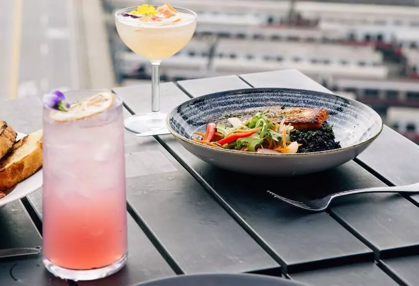 Cambria Hotel Boston Downtown   Seaport