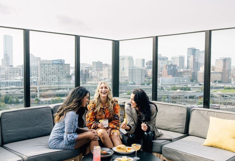 Cambria Hotel Boston Downtown   Seaport