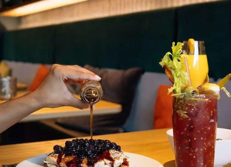 Cambria Hotel Boston Downtown   Seaport