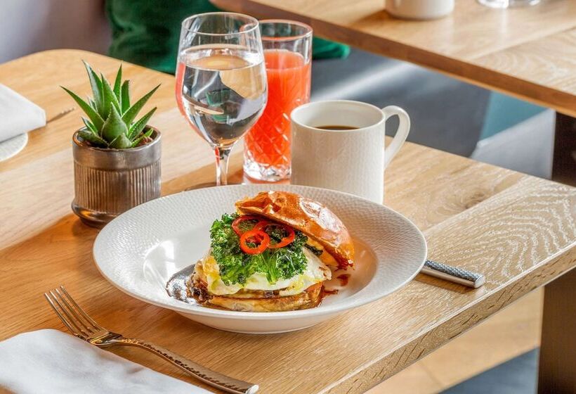 Cambria Hotel Boston Downtown   Seaport