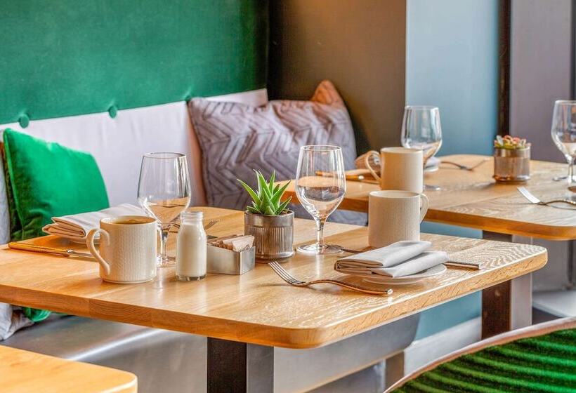 Cambria Hotel Boston Downtown   Seaport