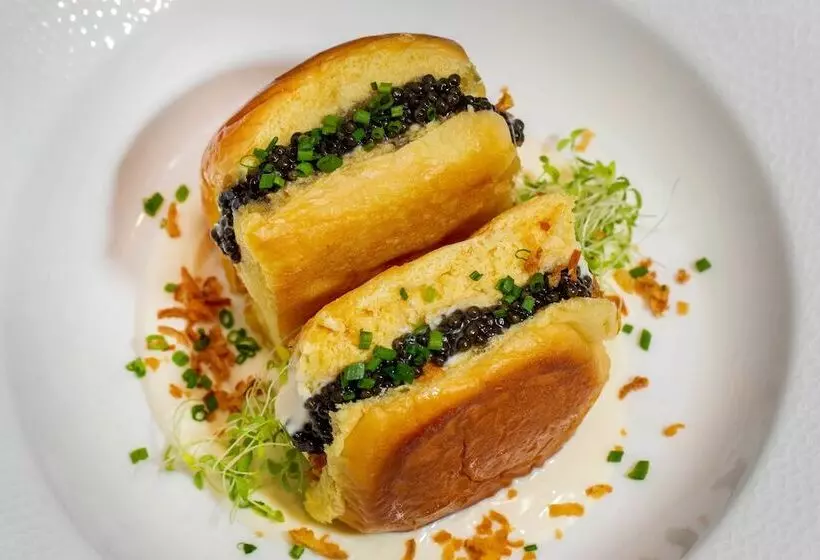 Cambria Hotel Boston Downtown   Seaport