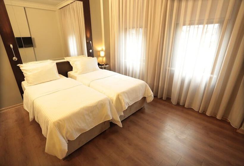 ホテル Ferman Pera