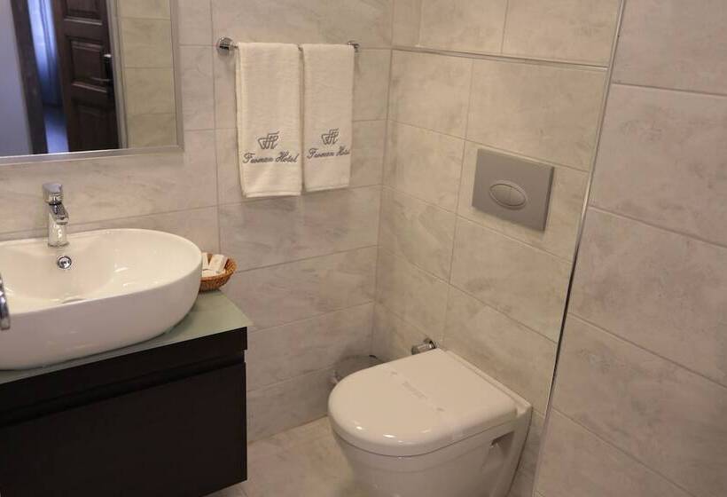 ホテル Ferman Pera