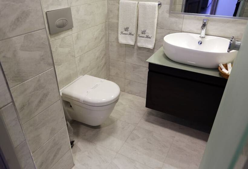 ホテル Ferman Pera