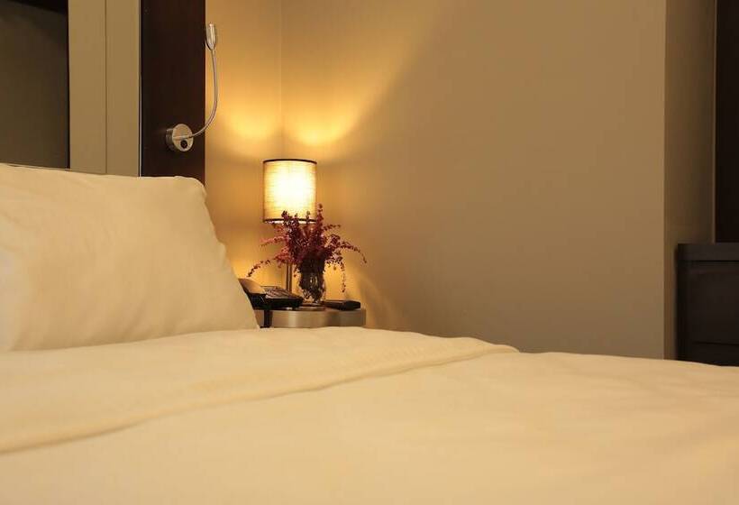 ホテル Ferman Pera