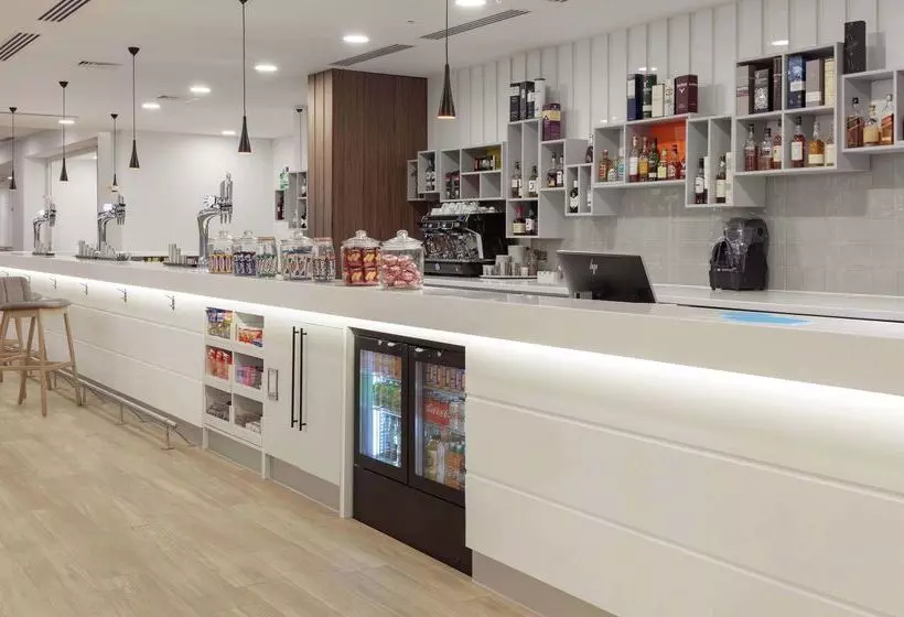 Hotelli Hampton By Hilton Edinburgh Airport