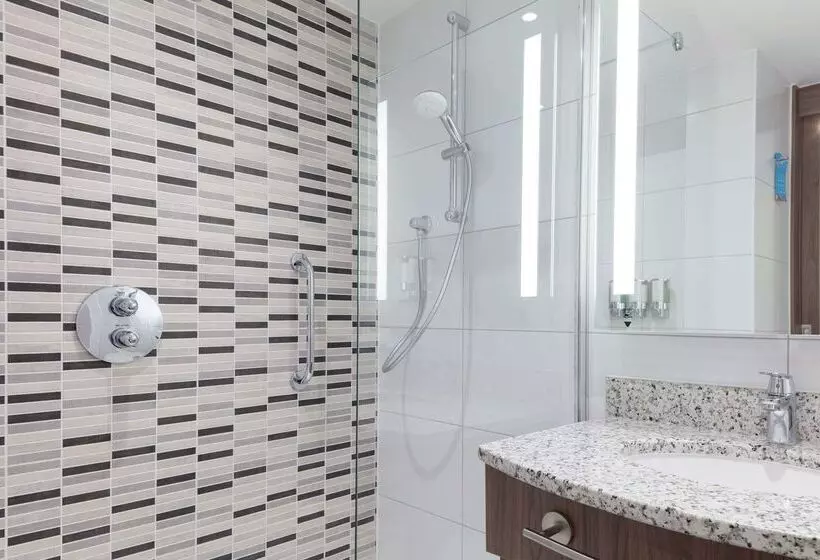 Hotelli Hampton By Hilton Edinburgh Airport