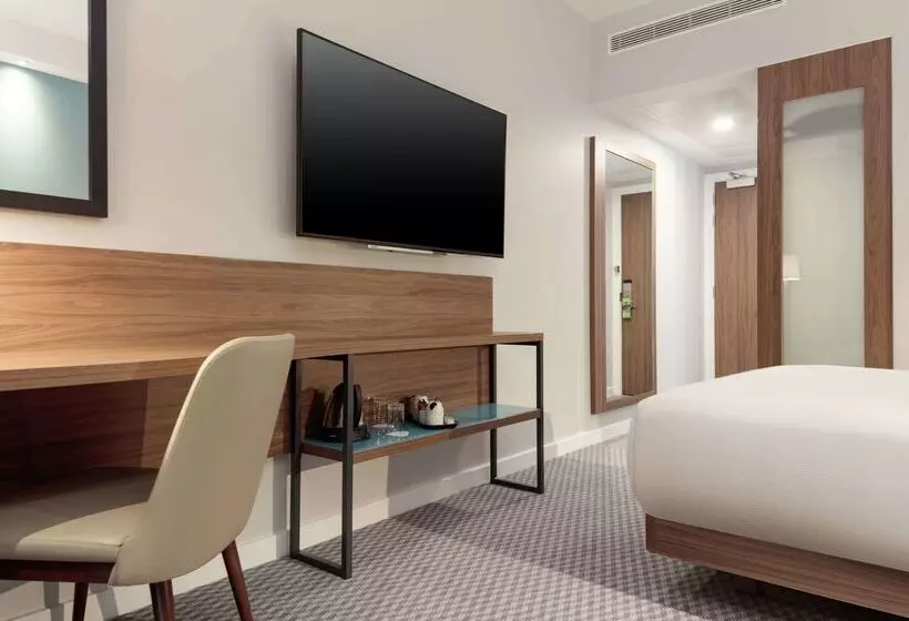 Hotelli Hampton By Hilton Edinburgh Airport