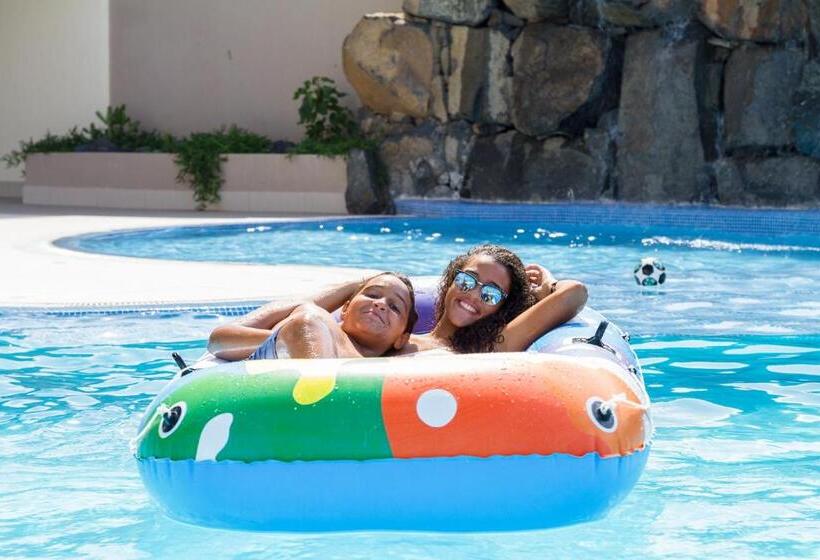 ホテル Las Rochas