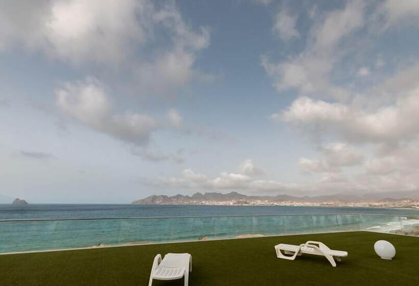 ホテル Las Rochas