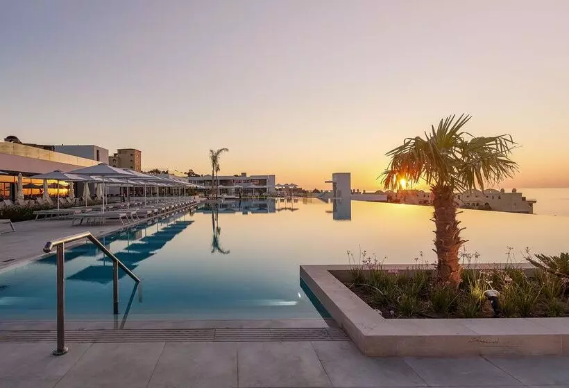 Hotelli Lindos Grand Resort & Spa   Adults Only