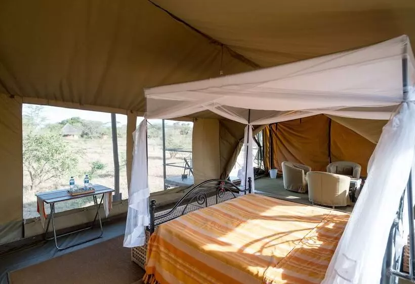 هتل Serengeti Ikoma Wild Camp