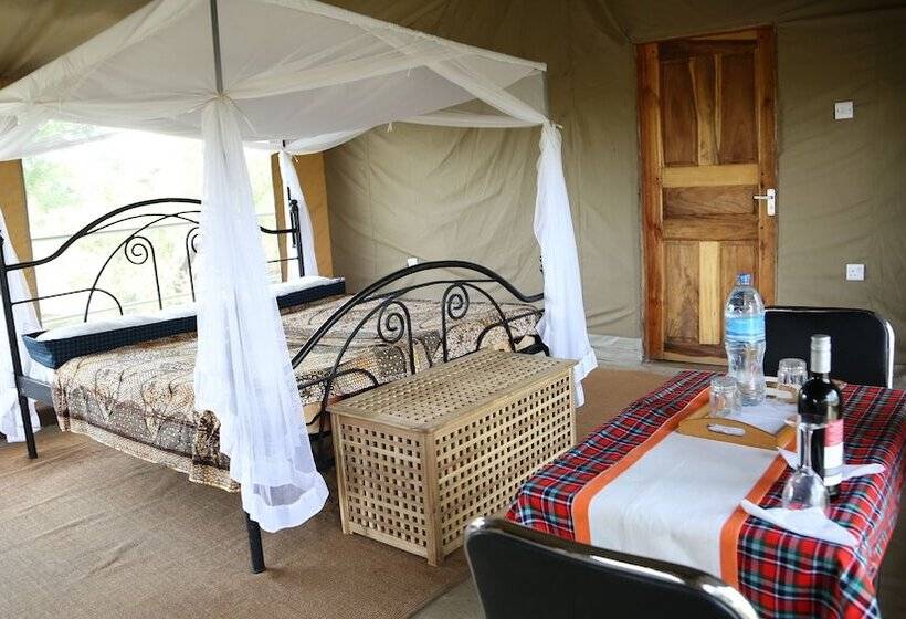 هتل Serengeti Ikoma Wild Camp