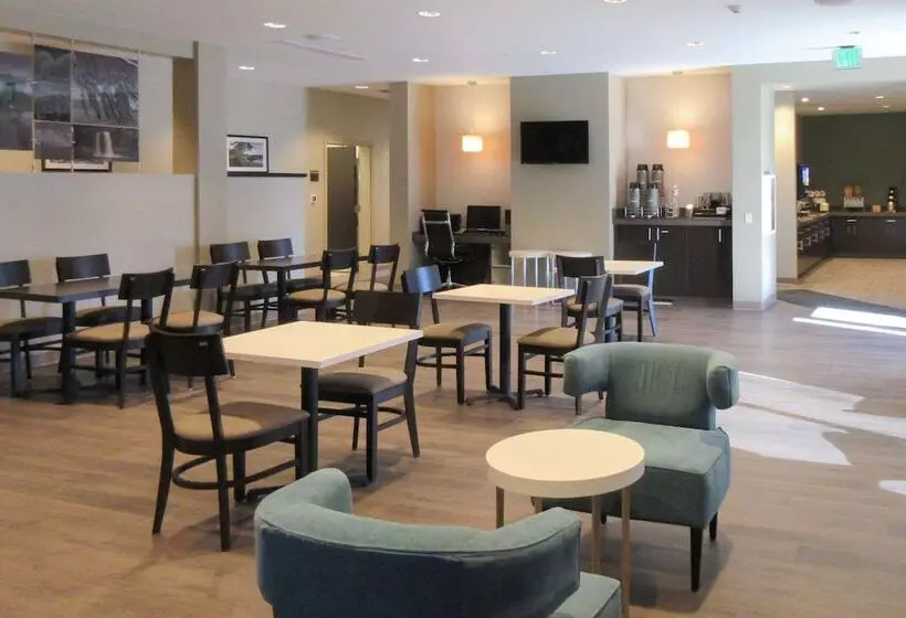 ホテル Sleep Inn & Suites Chiloquin Crater Lake Junction