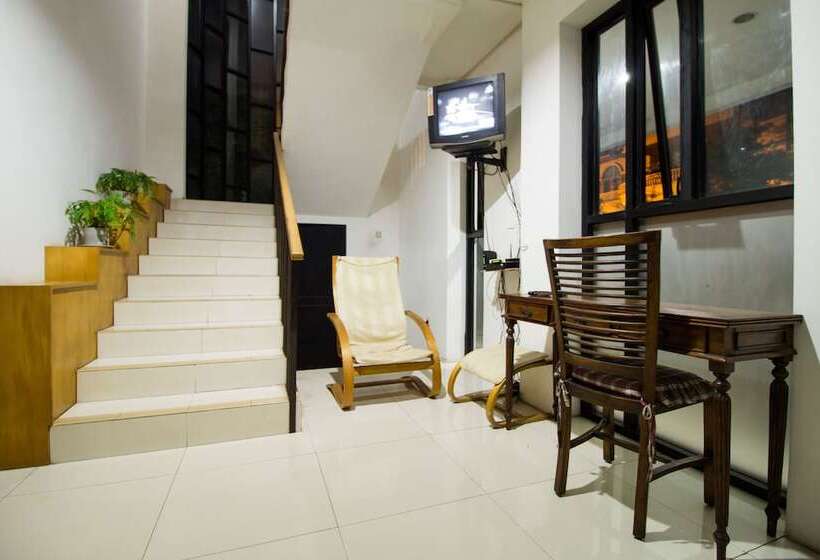 Pensão Reddoorz @ Cilandak 3