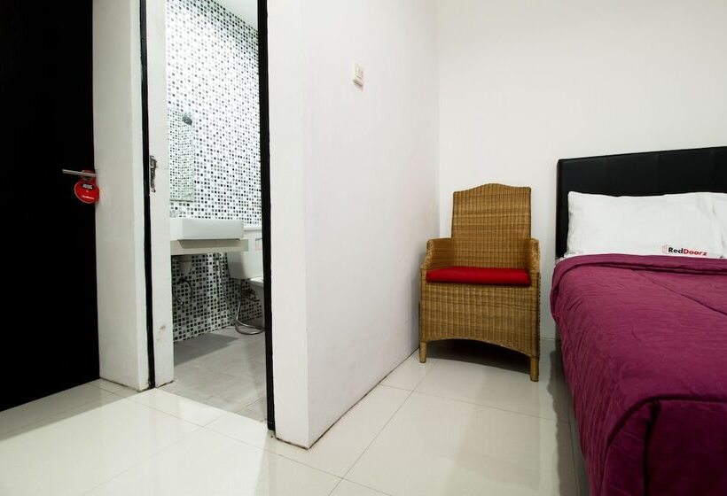 Pensão Reddoorz @ Cilandak 3