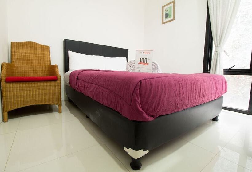 Pensão Reddoorz @ Cilandak 3