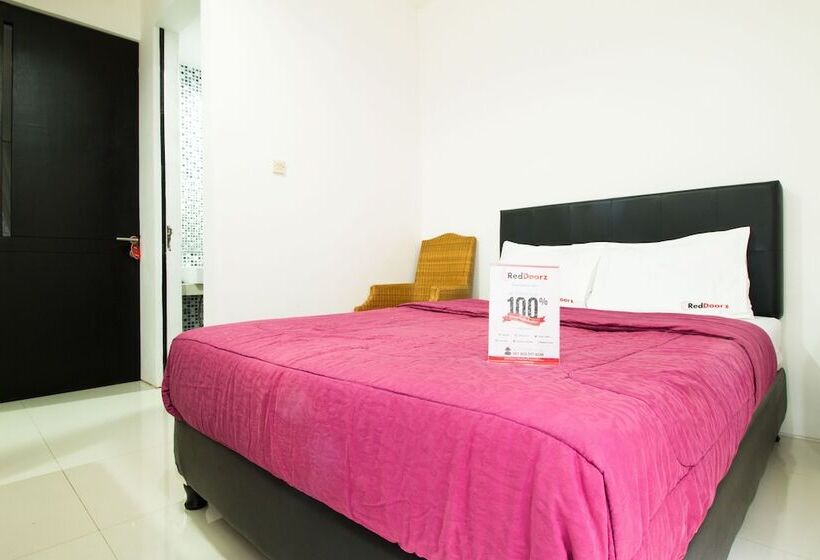 Pensão Reddoorz @ Cilandak 3