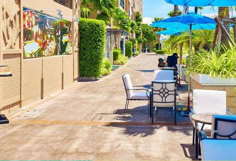 Atlantis Condo And Water Park Pattaya By The Sea