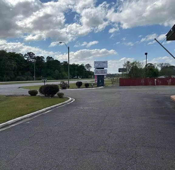 Hotelli Camilla Inn & Suites