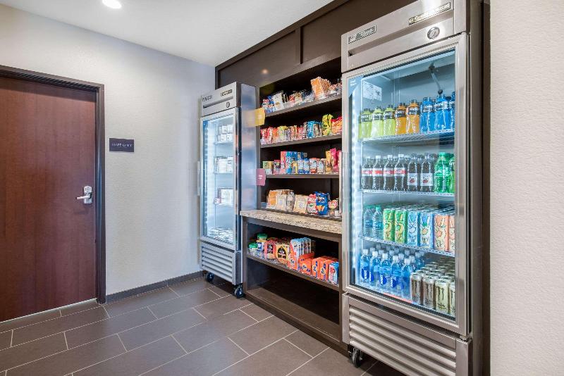 Hotel Comfort Suites Denver International Airport