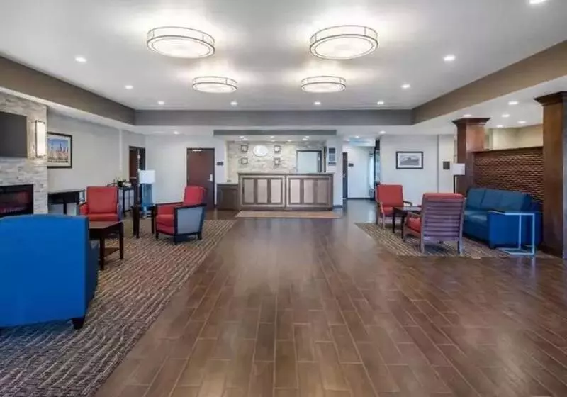 ホテル Comfort Suites Denver International Airport