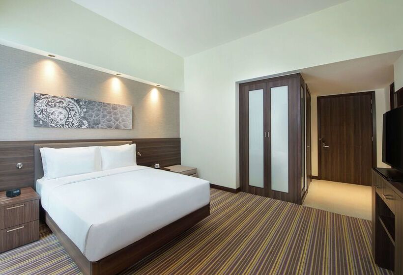 هتل Hampton By Hilton Dubai Airport