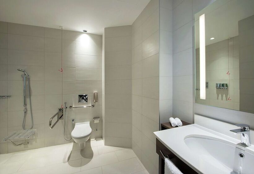 هتل Hampton By Hilton Dubai Airport